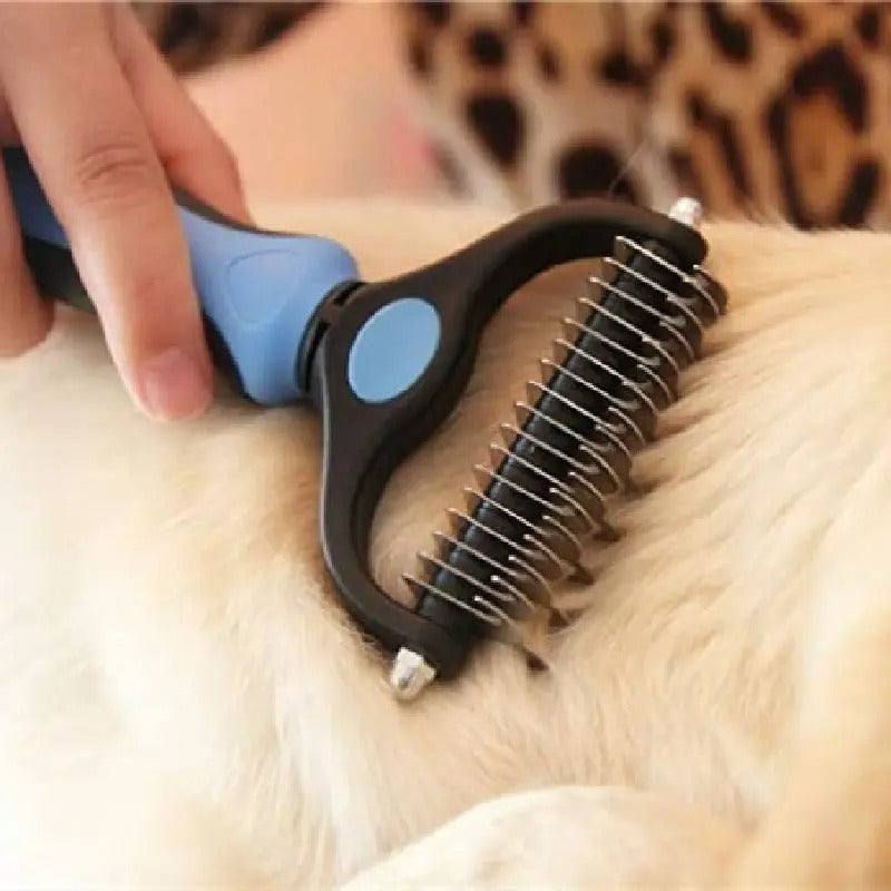 Rasqueadeira Removedor Tira Pelos Mortos Pets Gatos Grande Cor Azul E Preto - G