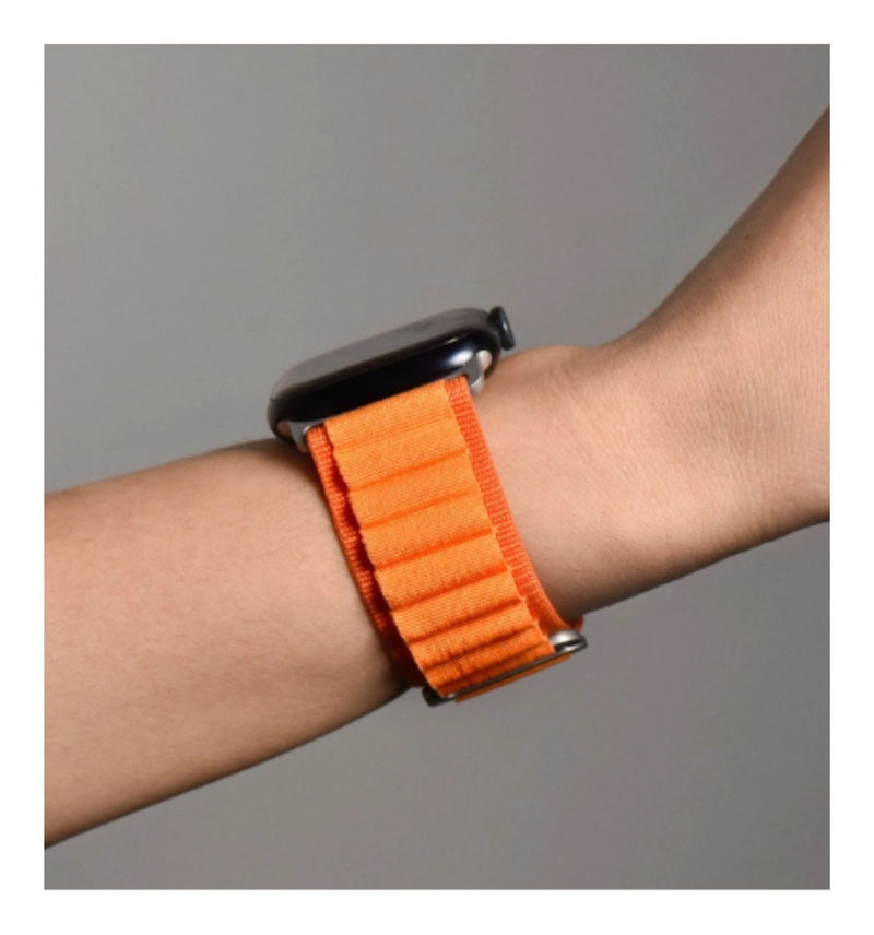Pulseira Alpine para apple watch ultra 49mm/45mm/44mm/42mm de larguras feita em nylon/ elastano fivela (g-hook loop) cor preto comprimento total 21